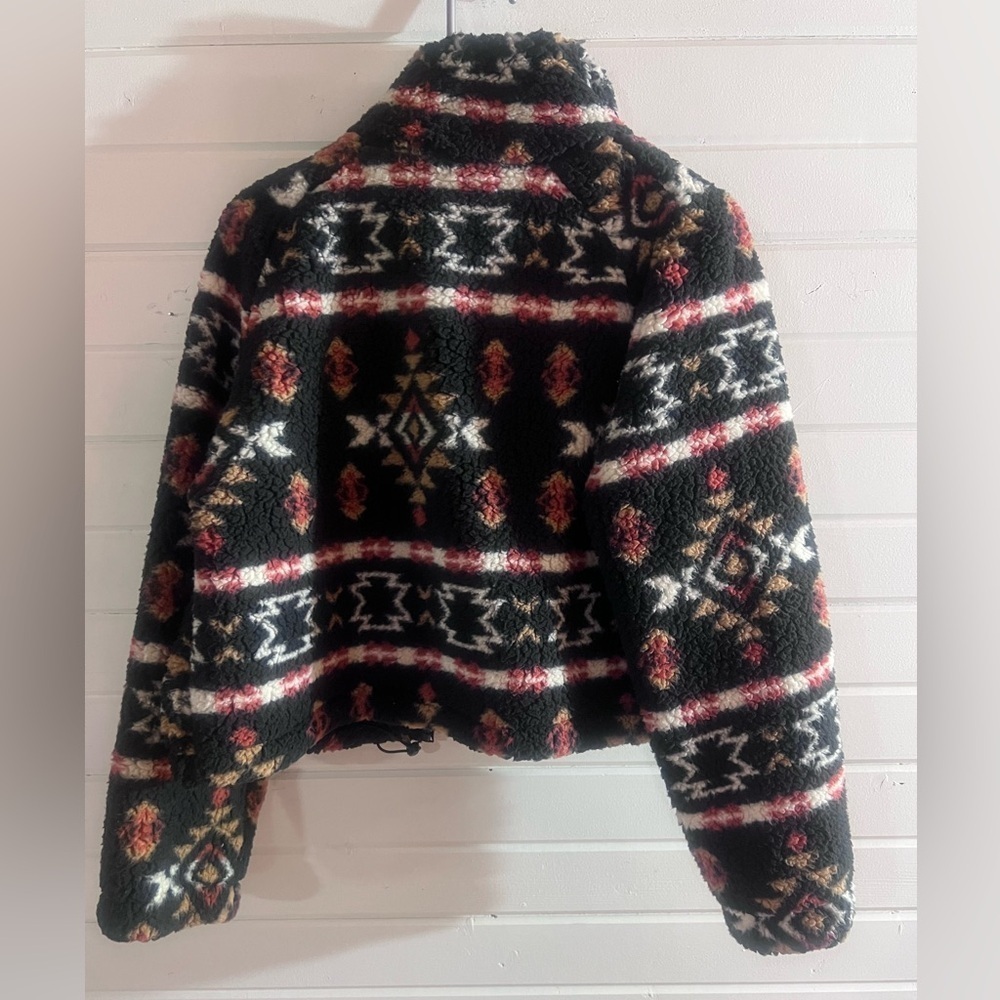 Woman’s love tree brand sweater - Picture 3 of 4